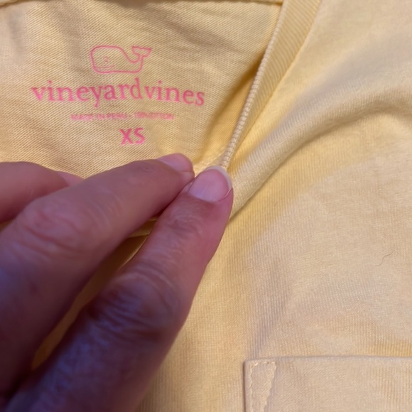 2 long sleeve vineyard vine T-shirts - Picture 3 of 5
